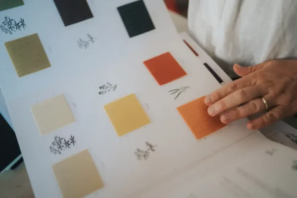 scelta della palette colori per la tessitura manuale