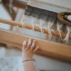 particolare lavorazione tessitura a mano