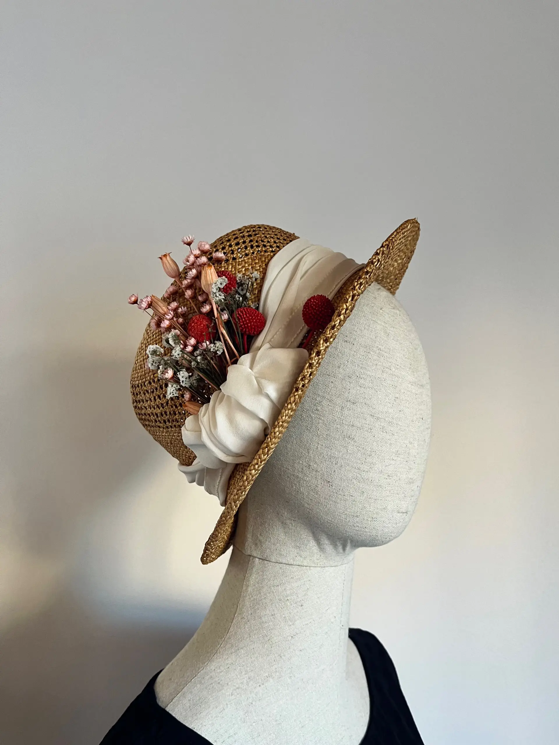 efelidi-cappello-fiori-secchi